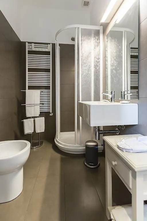 Hotel Via Italia Rho Gasthof